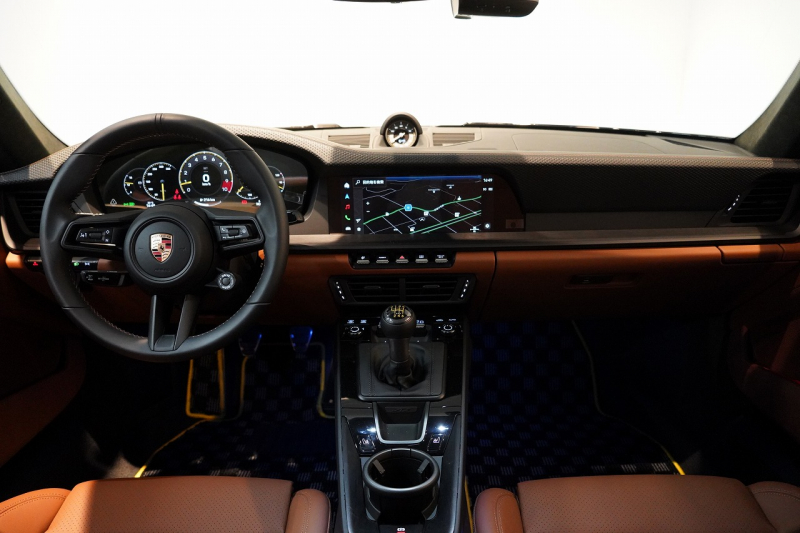 ポルシェ 新規車種 GT3 with Touring Package 6MT 正規D車 左H OP573 Exclusive Manufakturレザーインテリア PCCB Fリフト クロノPKG 1オーナー 中古車