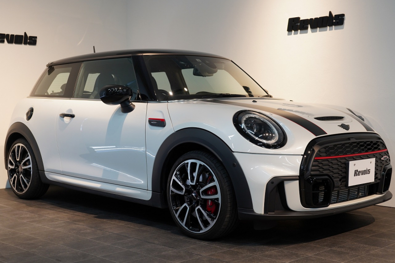 MINI(ミニ) ミニ JOHN COOPER WORKS ワンオーナー JCWトリム ブラックルーフ＆ミラー 中古車