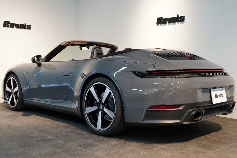 ポルシェ 911(Type992) Carrera Cabriolet 後期モデル(Type992.2) ワンオーナー OP432万 スポクロ スポエグ クラブレザー Fリフト 中古車